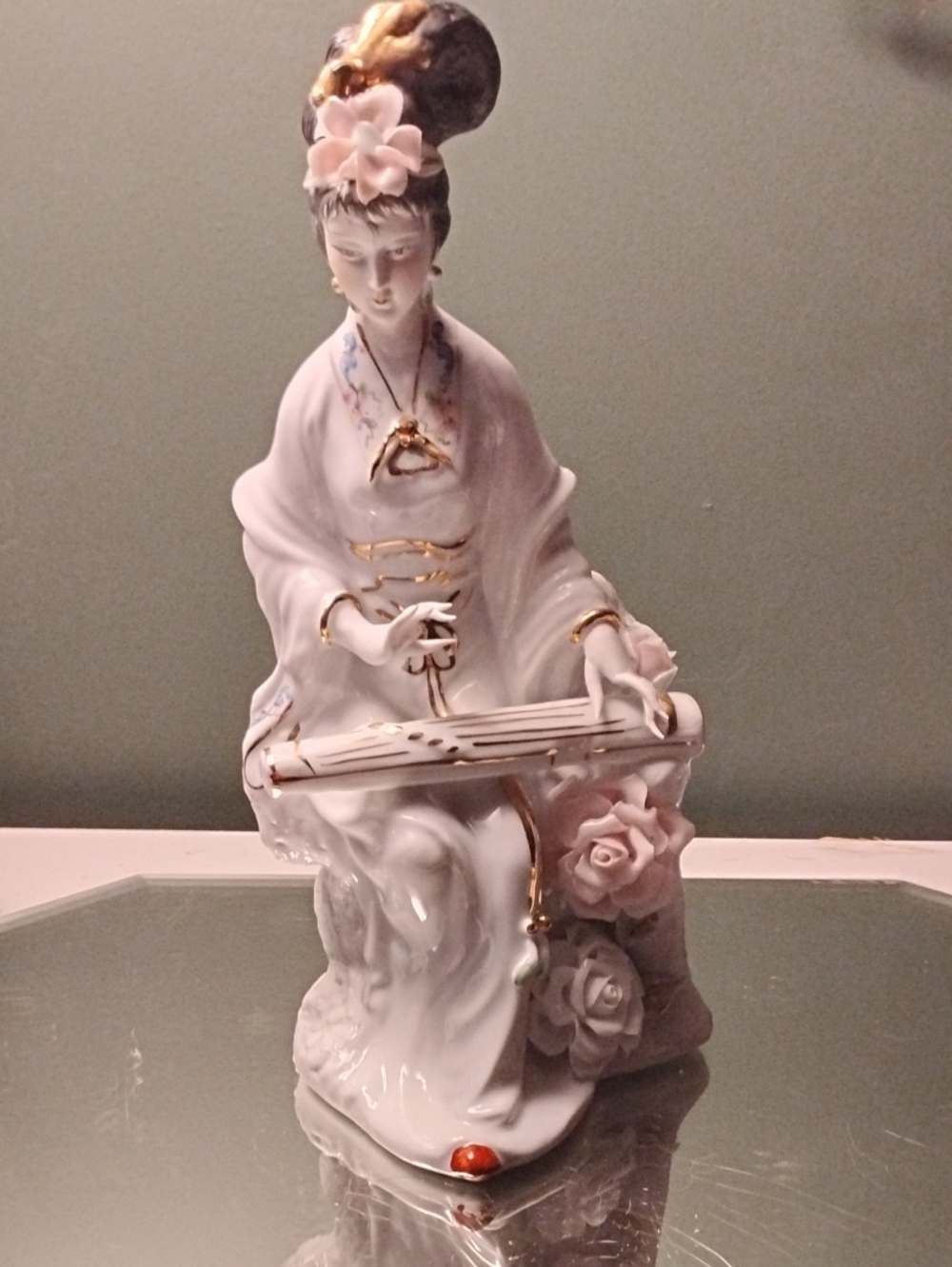 Porcelain Sakura Musician Figurine – White and Pink Decorative Sculpture